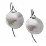 Colecci�n Hook Tipolog�a Pendiente corto Tratamiento Rodiado Graduaci�n de la perla 18 mm. Referencia 116390120000101   Precio 75 €