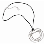 Colecci�n Flowing Tipolog�a Colgante con cordon Tratamiento Rodiado Graduaci�n de la perla 10 mm. Referencia 116500120000101:::: Precio138 €